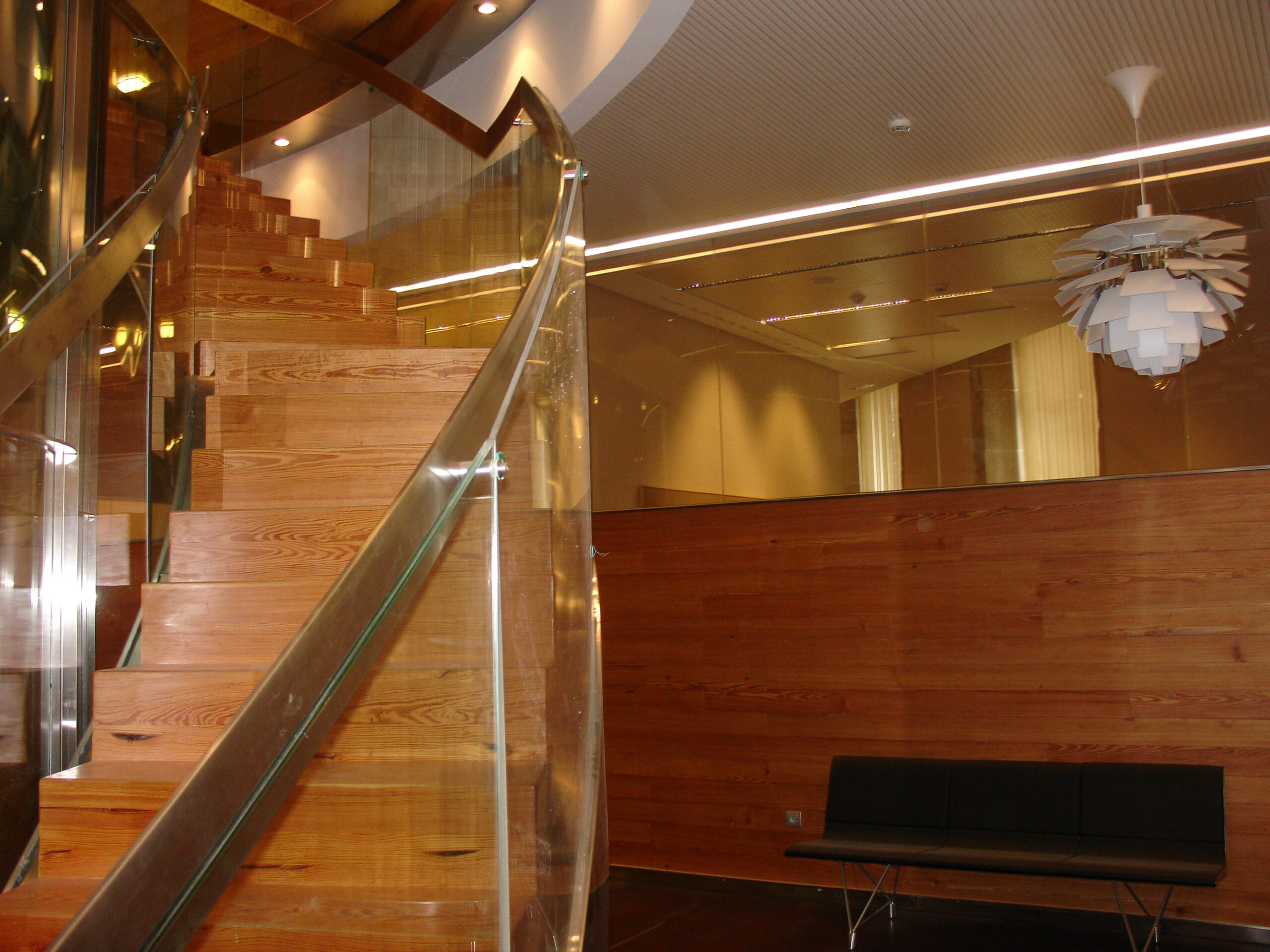 Escalera circular Caixanova
